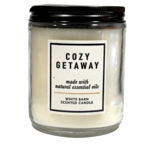 Cozy Getaway Candle - Picture 2 of 2